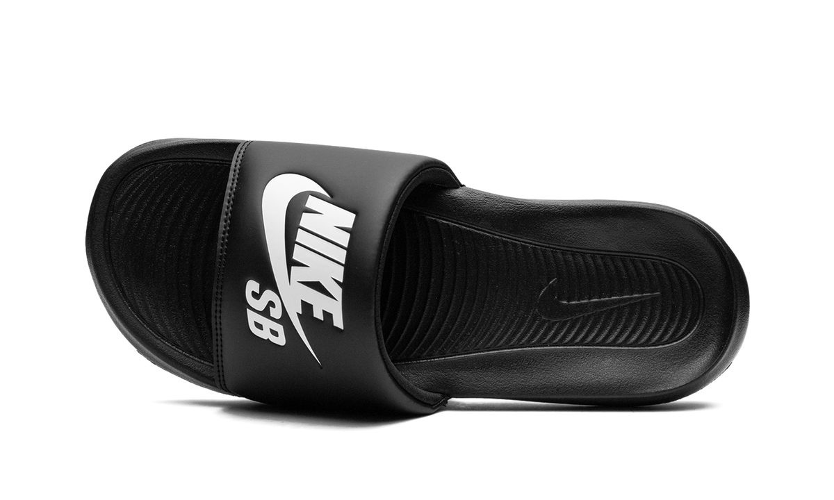 SB Victori One Slide "Black White" DR2018 001